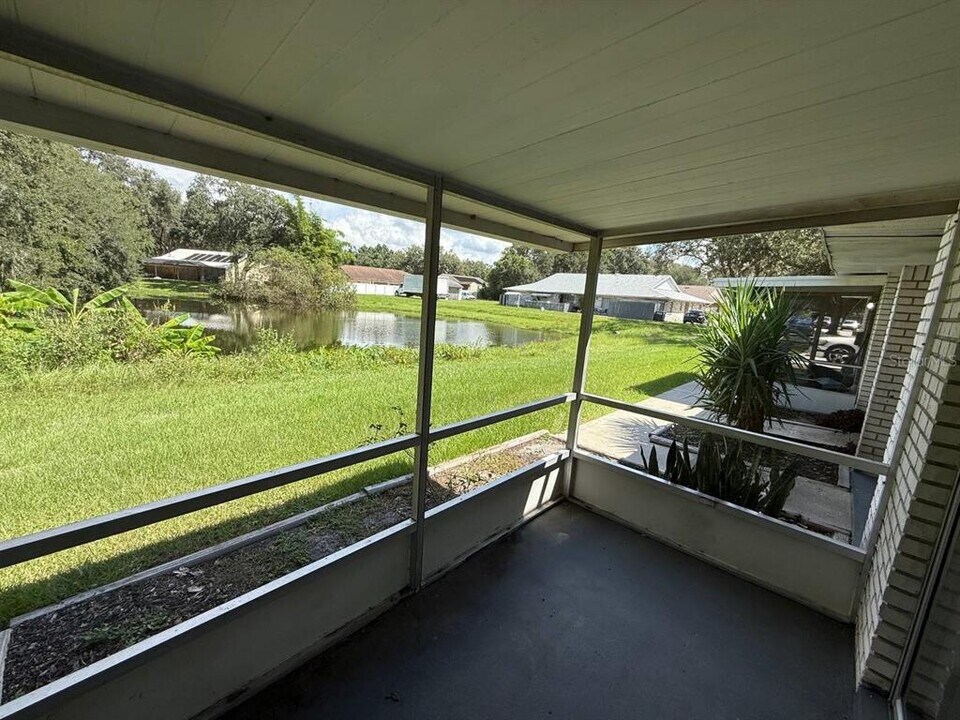 3153 Bloomingdale Villas Ct in Brandon, FL - Foto de edificio