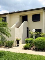 4602 Longwater Chase in Sarasota, FL - Building Photo