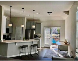 7305 Conway Dr, Unit 503 in Austin, TX - Building Photo