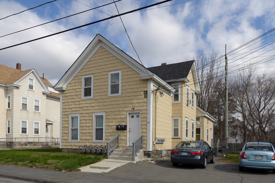 54 E Walnut St in Taunton, MA - Building Photo