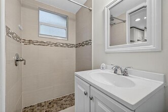 2500 SW 18th Terrace in Fort Lauderdale, FL - Building Photo - Building Photo