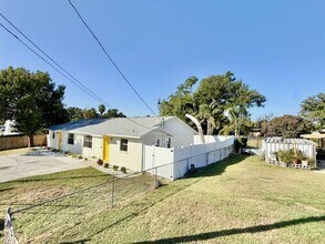 5212 Peach Ave in Seffner, FL - Building Photo - Building Photo