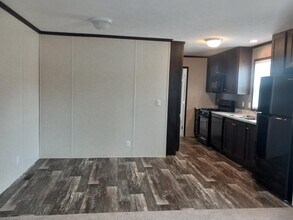 260 Birch Ct in Belleville, MI - Building Photo - Building Photo