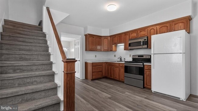 property at 334 S Railroad St