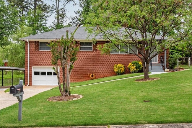 718 Birchwood Ln SW in Marietta, GA - Building Photo - Building Photo