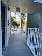 2226 N Cypress Bend Dr in Pompano Beach, FL - Foto de edificio - Building Photo