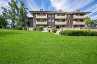 The Courtyard At Lakewood Senior Apartments in Lakewood, CO - Building Photo - Building Photo