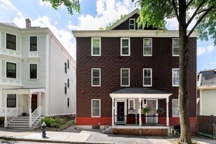 12 Perry St in Brookline, MA - Building Photo