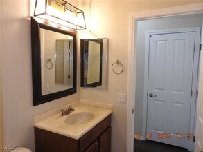 9444 Medford Falls Ave in Las Vegas, NV - Foto de edificio - Building Photo