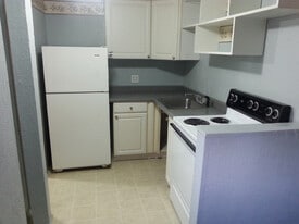 810 West Washington Street, Unit 810B in Vandalia, IL - Building Photo