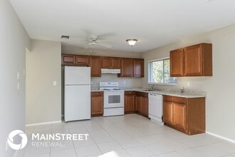 2601 Shenandoah St in North Port, FL - Building Photo - Building Photo