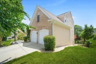 585 Marylebone Dr in Suwanee, GA - Foto de edificio - Building Photo