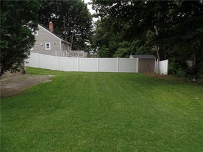 110 Knowlton St in Stratford, CT - Building Photo - Building Photo