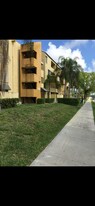 10500 SW 108th St, Unit B 302 in Miami, FL - Building Photo