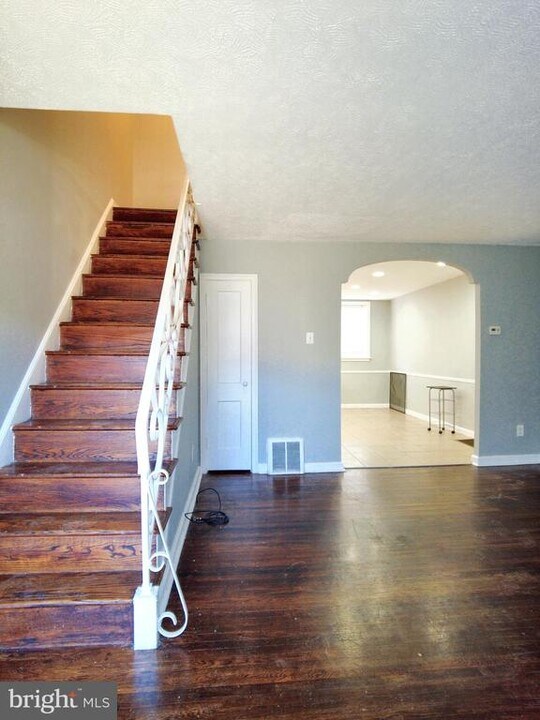 6041 Frontenac St in Philadelphia, PA - Building Photo