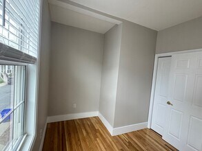 24 Ward St, Unit 2 in Boston, MA - Building Photo - Building Photo