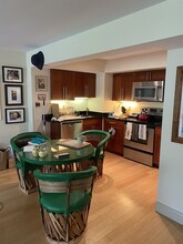 1600 Beacon St, Unit 811 in Brookline, MA - Building Photo - Building Photo