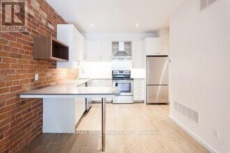 1120 Queen St W in Toronto, ON - Building Photo - Building Photo