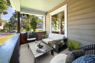 894 23rd Ave SE in Minneapolis, MN - Building Photo - Building Photo