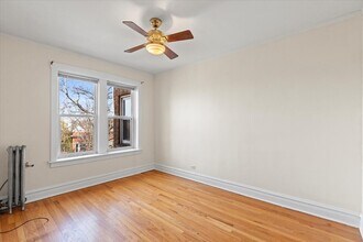 2557 W Eastwood Ave, Unit 3 in Chicago, IL - Foto de edificio - Building Photo