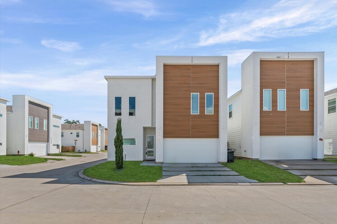 5418 Robusto Pl in Houston, TX - Building Photo