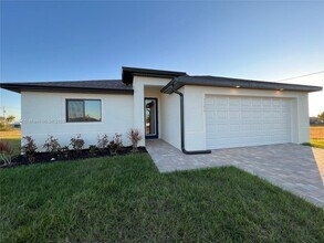 1106 NW 21st Terrace in Cape Coral, FL - Building Photo - Building Photo