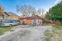 5220 Chapman St photo'