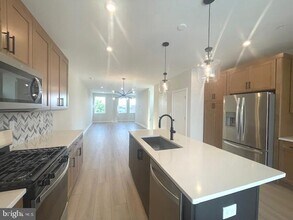 14431 Gln Mnr Dr in Chantilly, VA - Building Photo - Building Photo