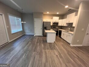 8329 Triple Crown Dr in Douglasville, GA - Building Photo - Building Photo