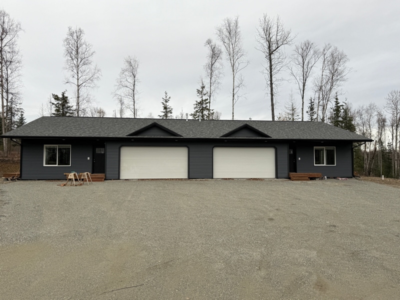 3343 W Middle Rdg Ave in Wasilla, AK - Building Photo