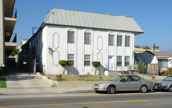 1135 E Wilson Ave in Glendale, CA - Building Photo - Building Photo