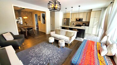 178 Bartonia Cir in Ottawa, ON - Building Photo - Building Photo