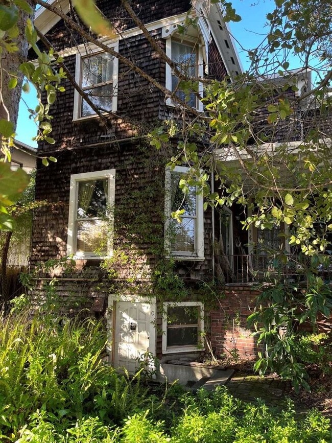 property at 1911 Buena Vista Ave