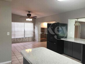 6178 39th Ave N in St. Petersburg, FL - Building Photo - Building Photo