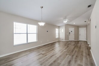 1038 Harvest Moon Dr in Seffner, FL - Building Photo - Building Photo