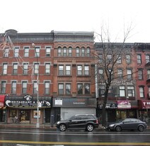 686 Grand St in Brooklyn, NY - Building Photo