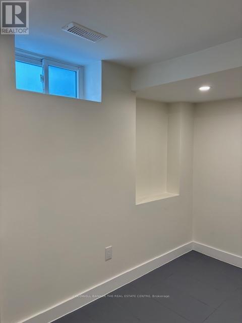 8 York St in Ajax, ON - Building Photo - Building Photo