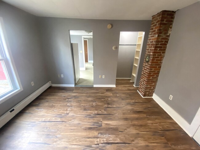 184 S Main St-Unit -C in Newport, NH - Building Photo - Building Photo