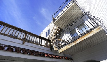 Grove at Main Apartments in Bloomington, IL - Foto de edificio - Building Photo