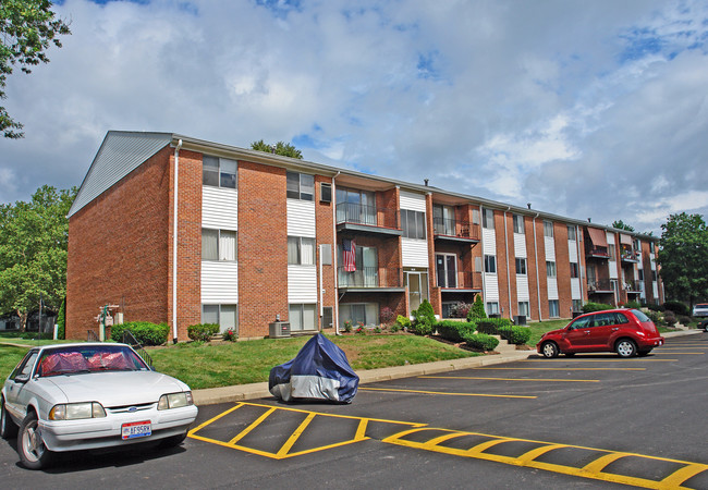 Coach House Manor Condominiums in Dayton, OH - Building Photo - Building Photo