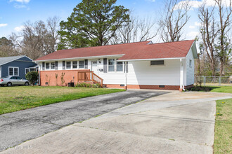 1025 Decatur Rd in Jacksonville, NC - Building Photo - Building Photo