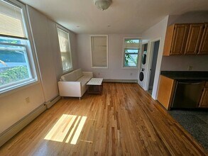 5 River St, Unit A in Boston, MA - Building Photo - Building Photo