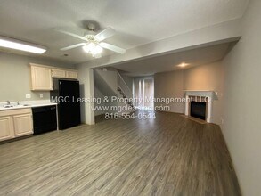915 Garden Dr in Harrisonville, MO - Building Photo - Building Photo