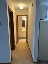 529 17th Ave N, Unit 1 bedroom in Hopkins, MN - Foto de edificio - Building Photo