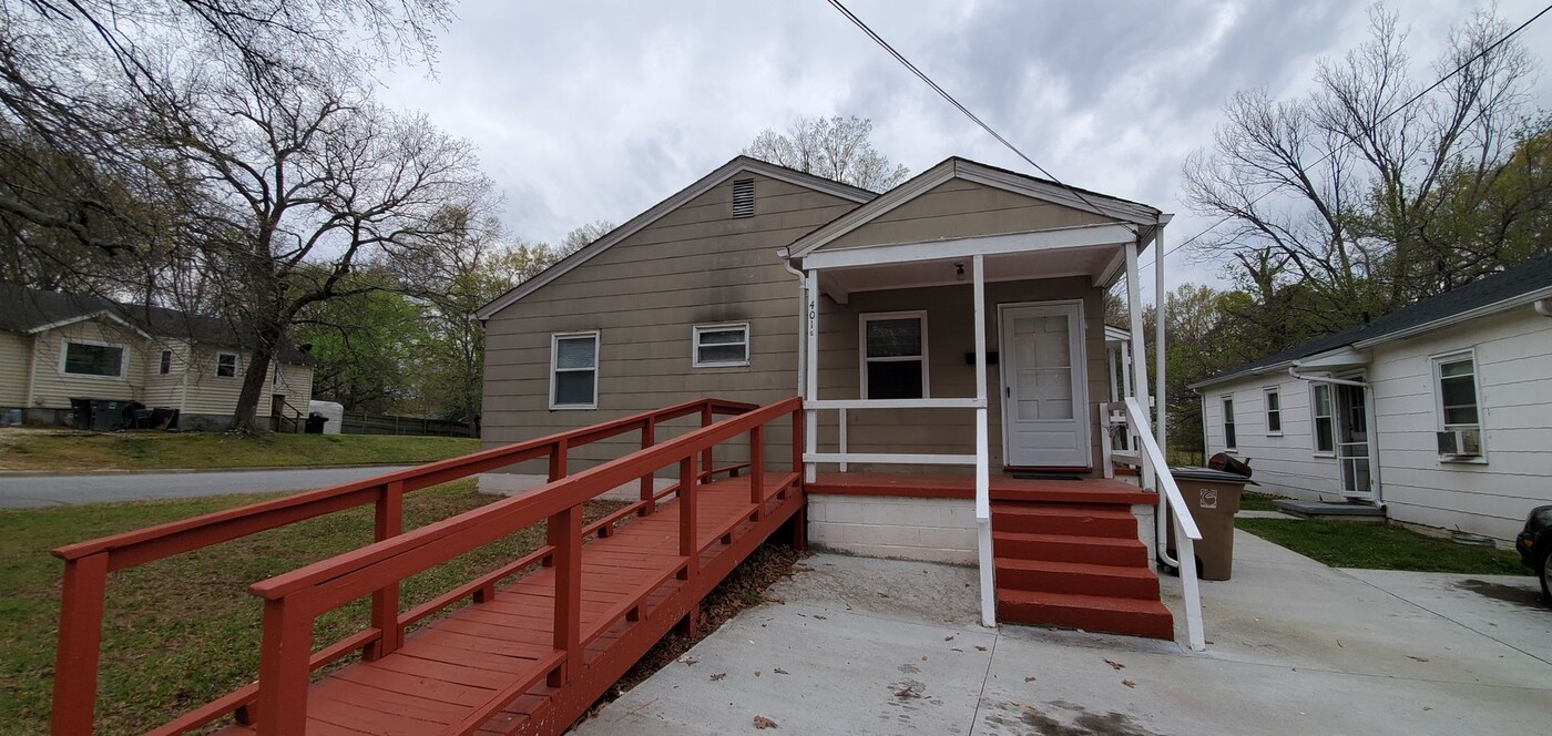 401 Huffman St in Greensboro, NC - Foto de edificio