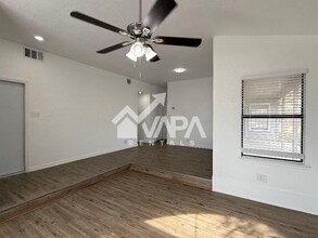 8659 Serena in San Antonio, TX - Foto de edificio - Building Photo