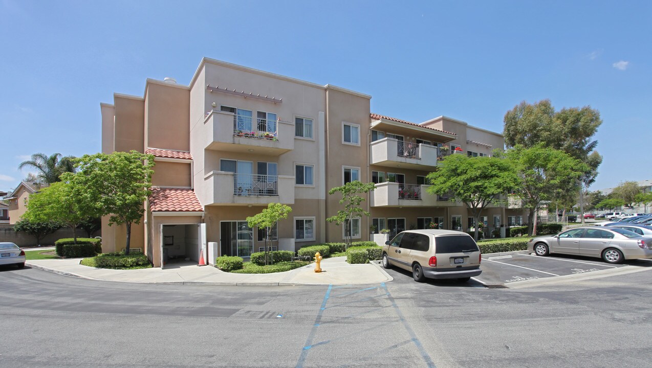 Telacu Villa Hermosa in Whittier, CA - Building Photo