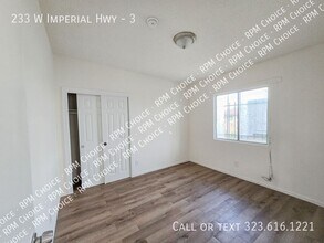 233 W Imperial Hwy in Los Angeles, CA - Building Photo - Building Photo