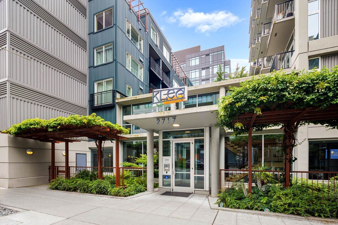 2717 Western Ave in Seattle, WA - Foto de edificio