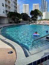 400 Kings Point Dr, Unit 1131 in Sunny Isles Beach, FL - Foto de edificio - Building Photo